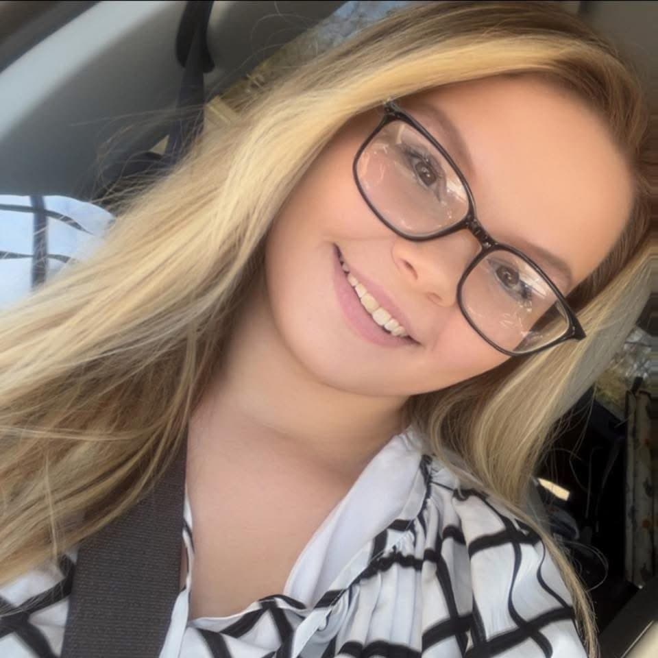 Lesbian Makeout In Bathroom