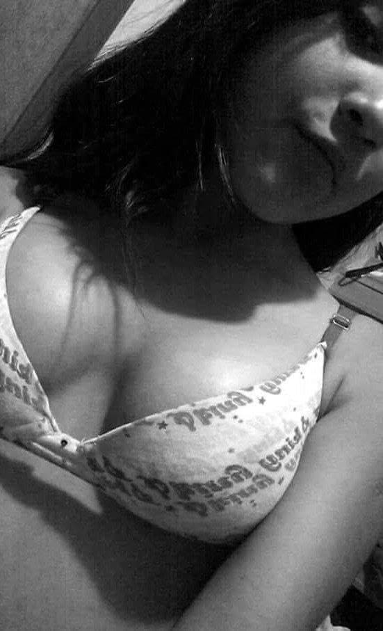 Se llama Fernanda, el novio dice que le gusta mucho el anal y el semen en el culo