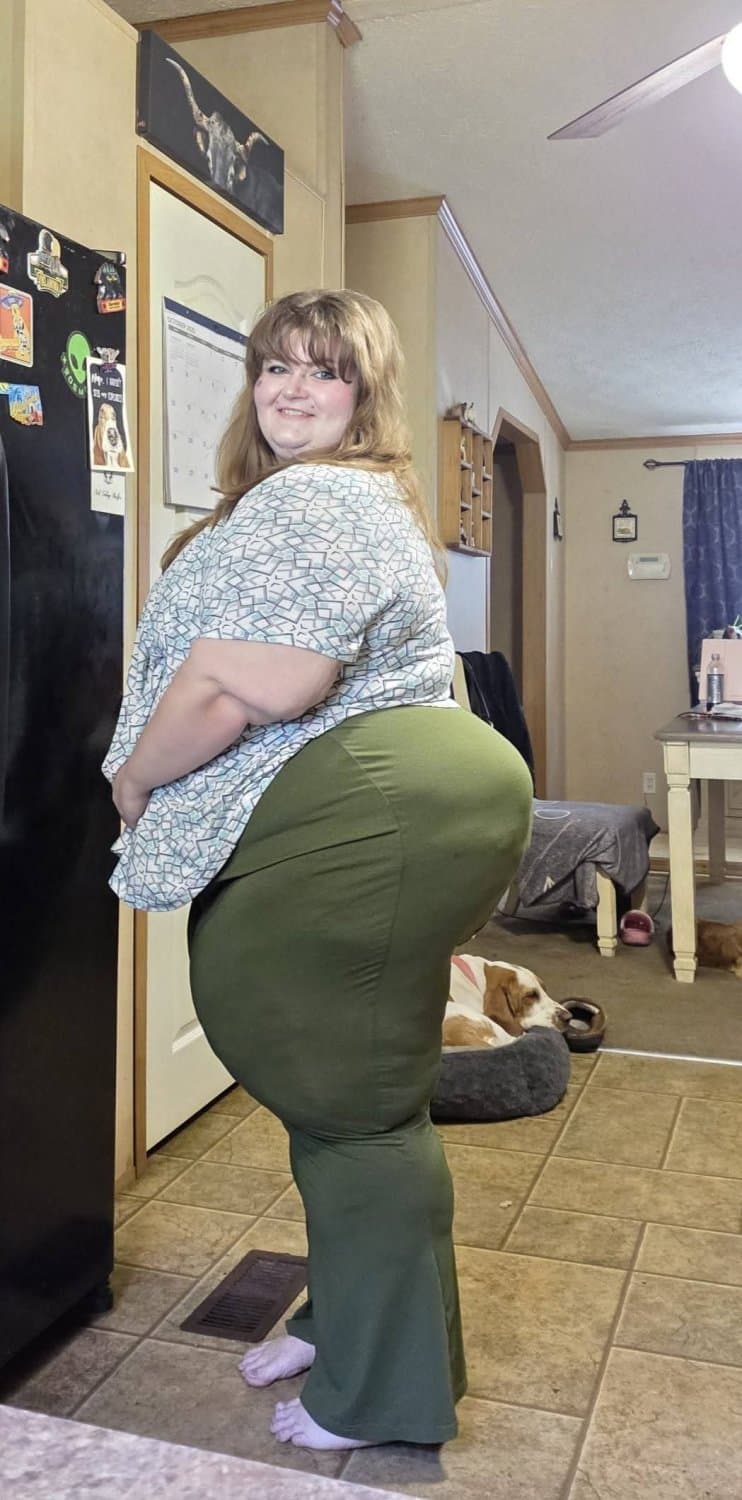 MASSIVE HUGE PAWG SSBBW BBW HUGE THICK BIG ASS GOONER MATERIAL