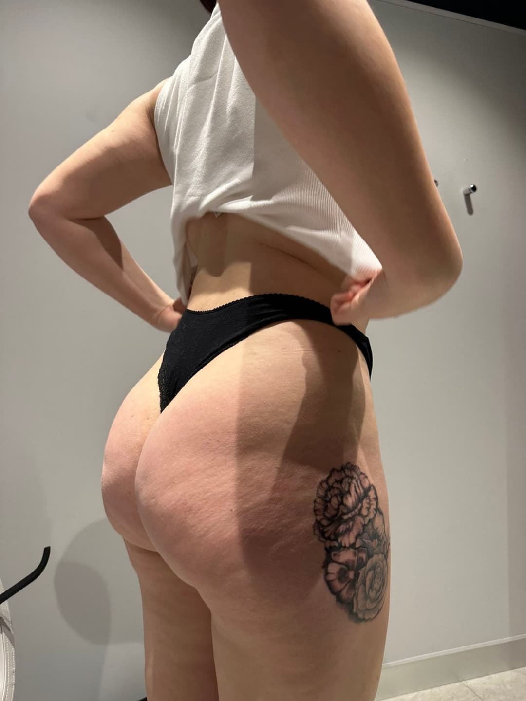 thick bitch changing in dressing room