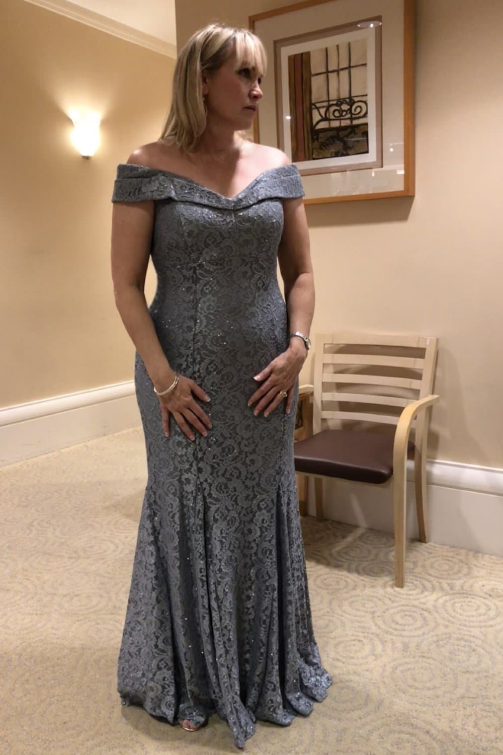 Dana, 60yo gilf, show her assets