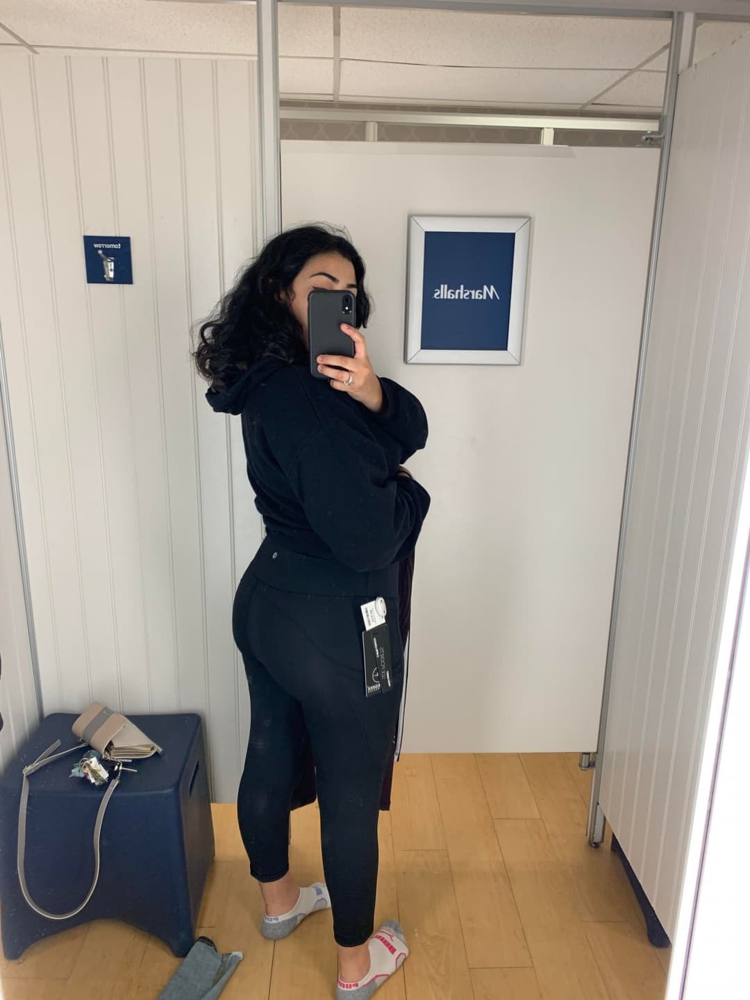 Beautiful latina loves showing off her fat ass. Loves sucking dick too.