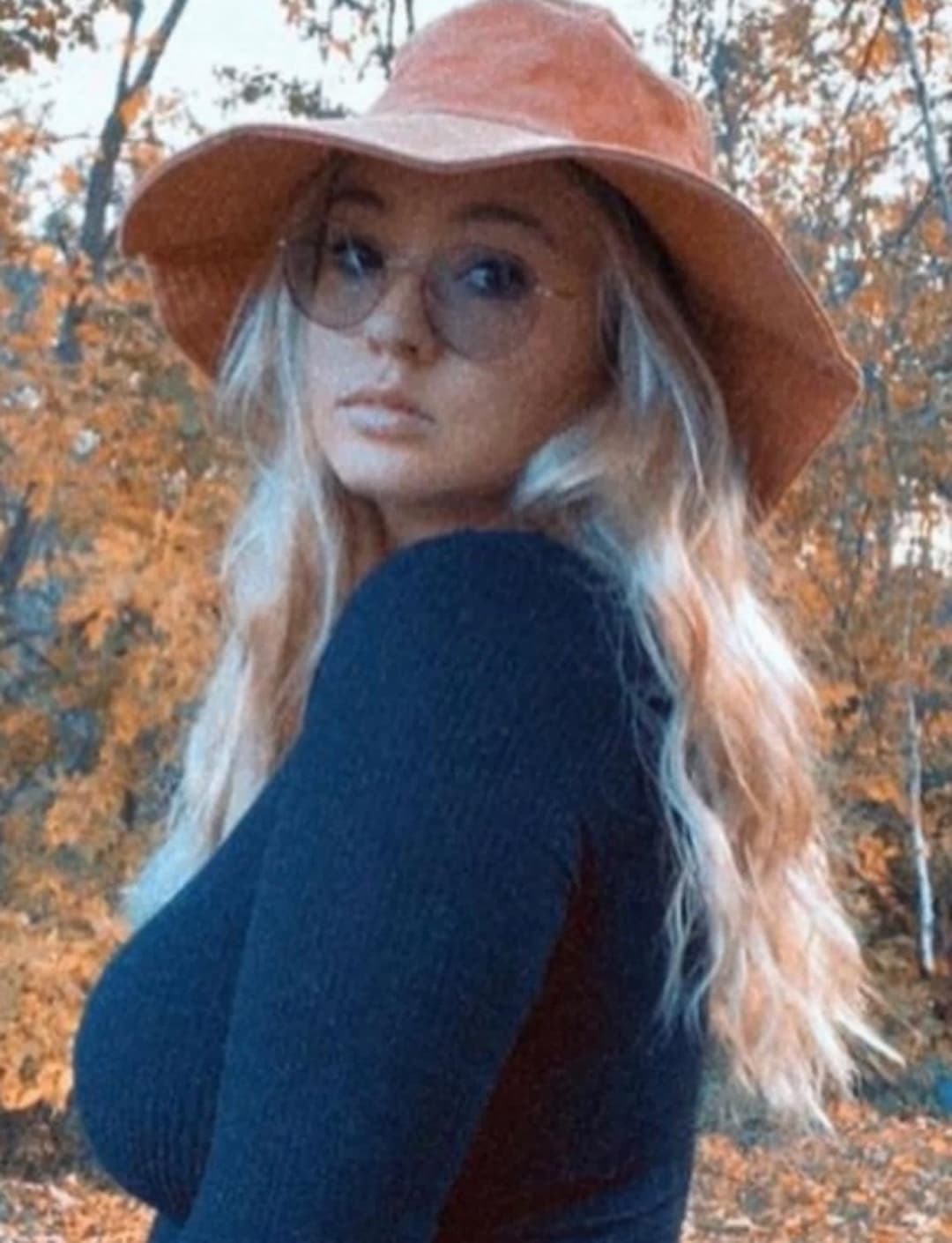 Bully this sluts bitch brother on discord: johnnytesties519   Really bully him meaner the better