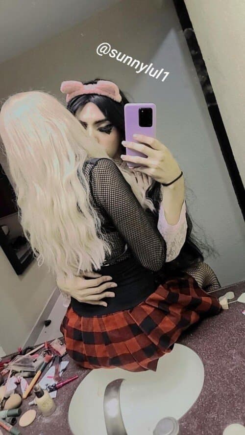 ts sluts share sum dih*they take turns on eachother too <3*
