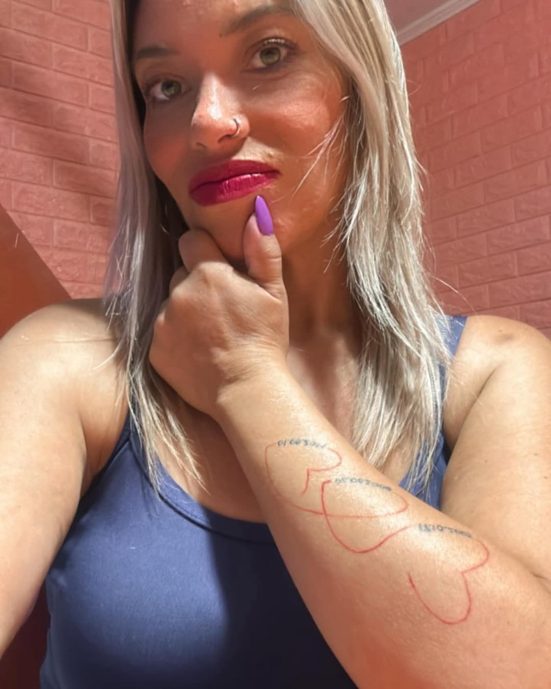 Haberme cogido a la mamá y unos años mas tarde a su hija fue excitante, las dos la chupan delicioso