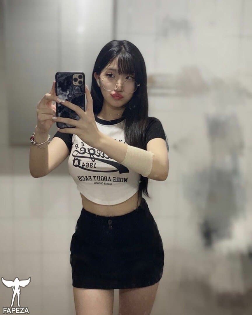 Asian Twitch streamer 3