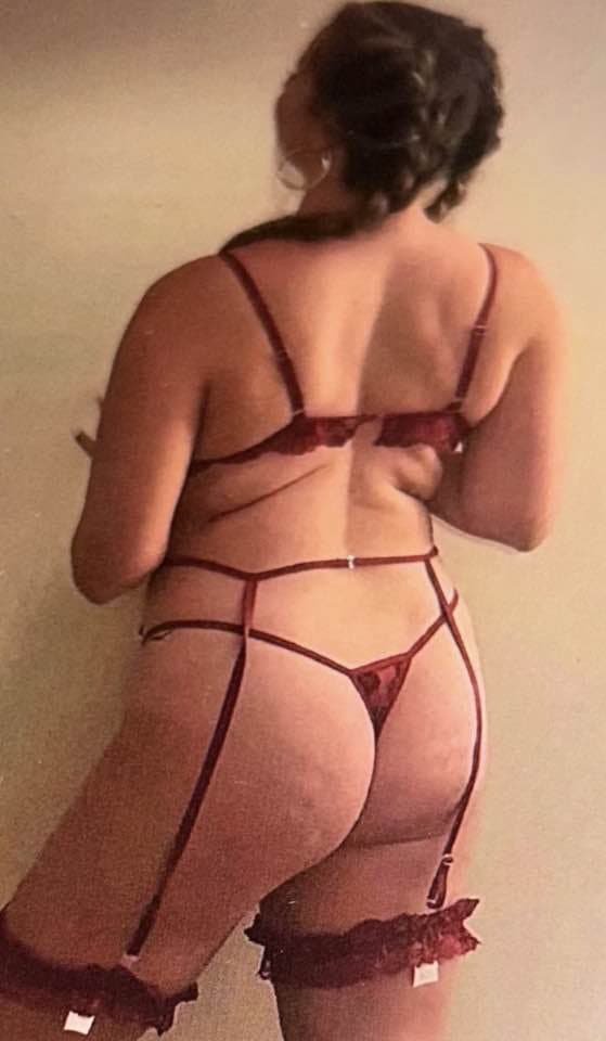 Lingerie Wearing Dirty Blonde Gf, DM or Kik