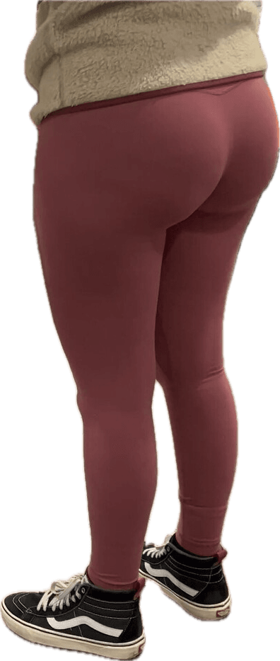 Insane booty jiggle on this blonde milf ??