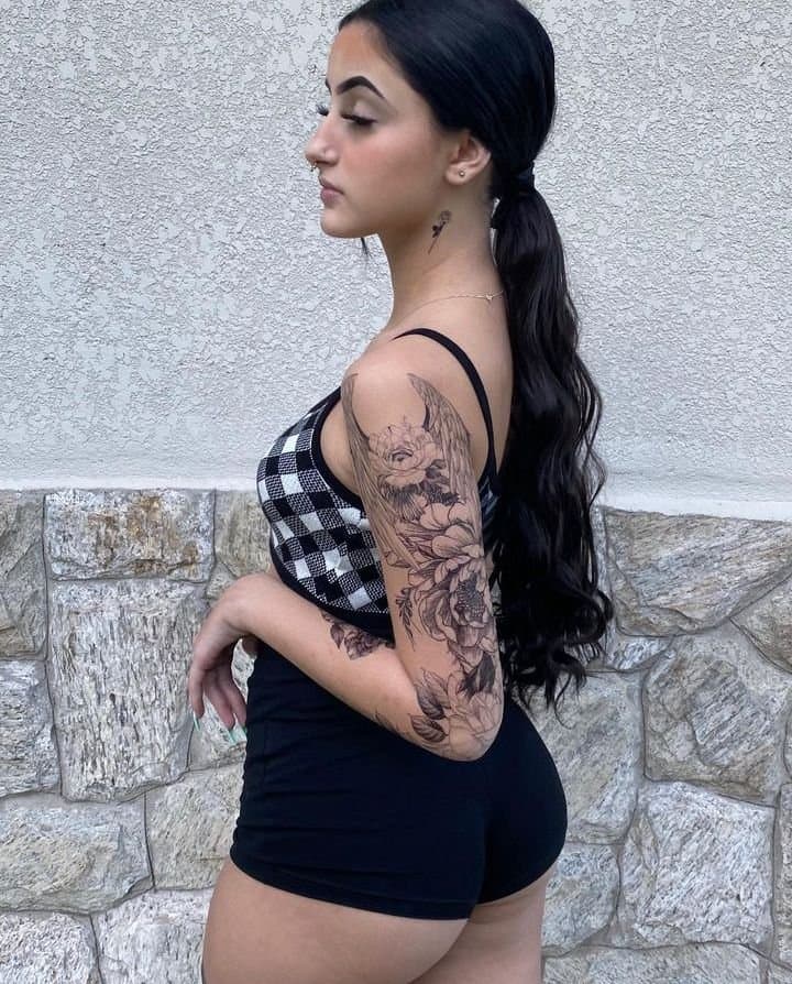 Click to view full size Famosinha deliciosa