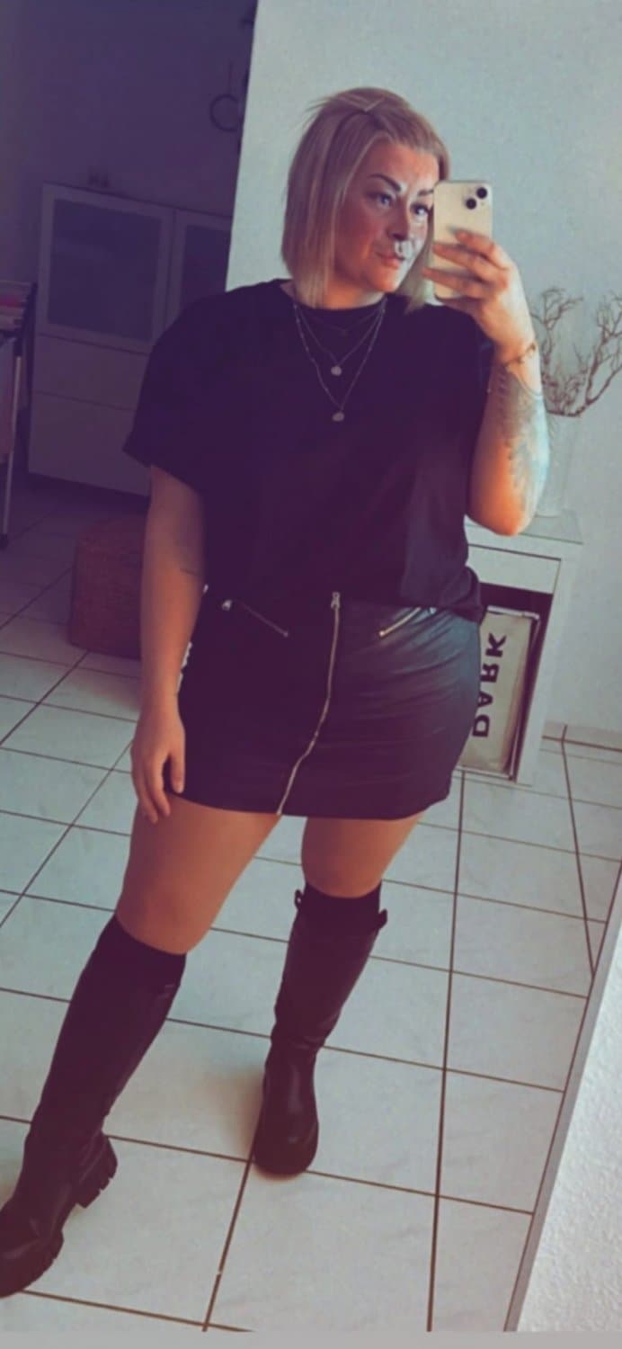 geile  deutsche schlampe Katrin wichsvorlage