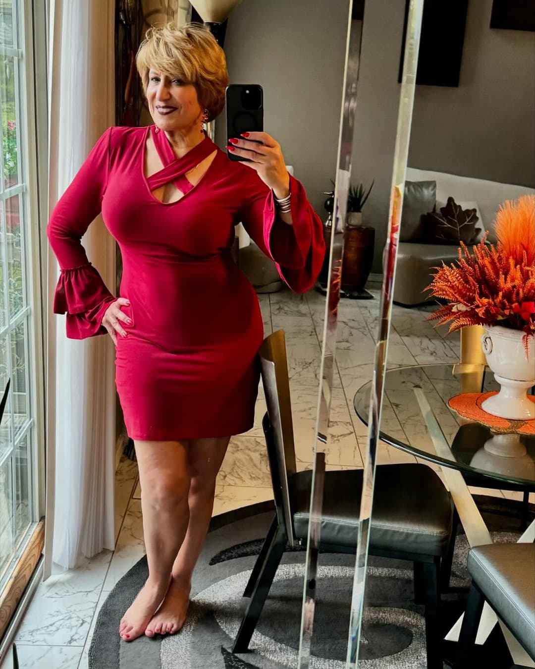 Thick Gilf flight attendant