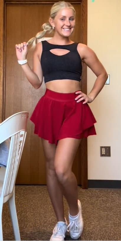 Sexy Sidney - Cheerslut humiliation