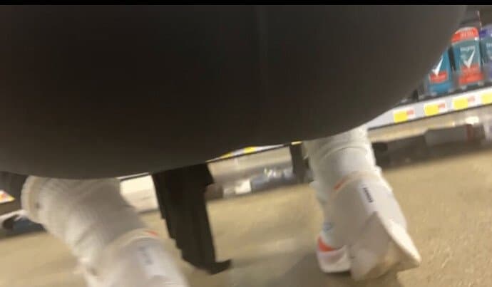 MENINA HIJAB GROSSA EM LEGGINGS LULU CURVADA na minha frente