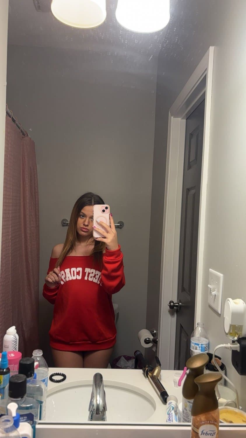 Who needs Ava Addams when you got a pretty teen like me hehe