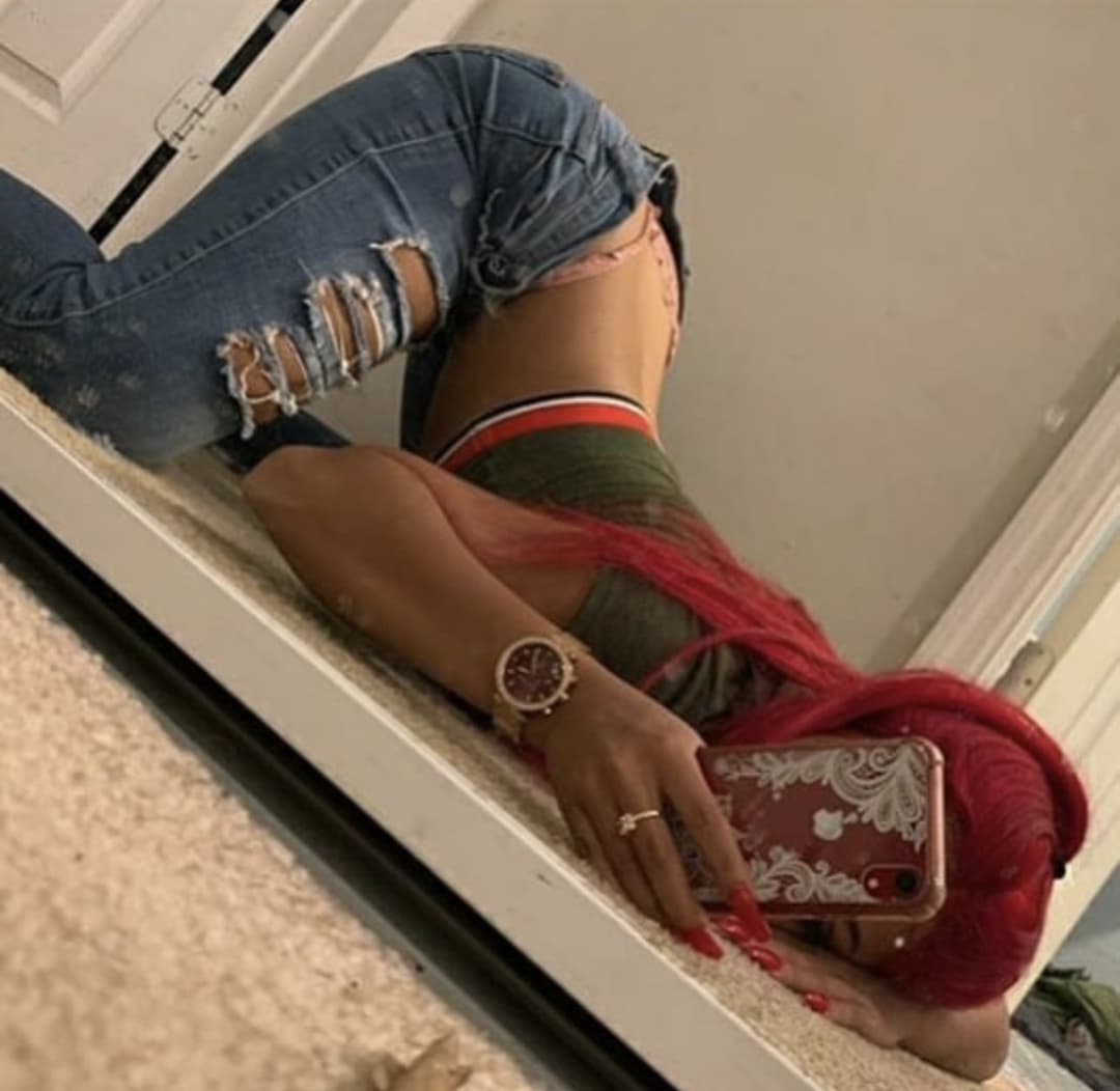 Look how that ass sitting up