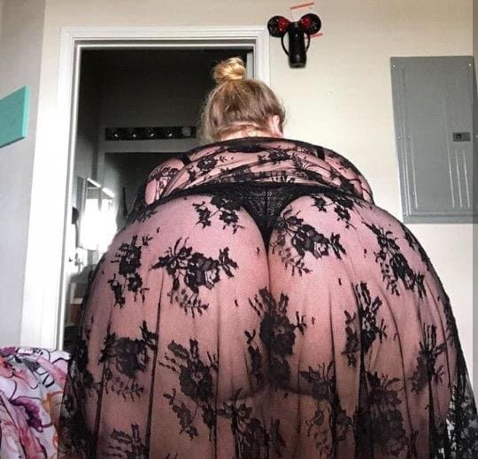 PAWG 100% REAL moms photos from phone , BIG BOOTY MILF LEals