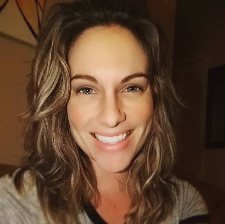 Hillary looks just as sexy now as she was when she did a double feature for G G W