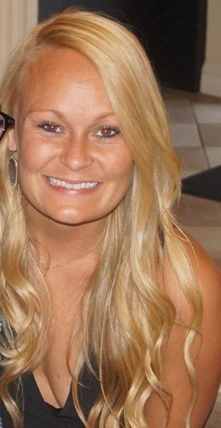 Friends Hunter and Courtney show off their tits and ass for their G G W shirts