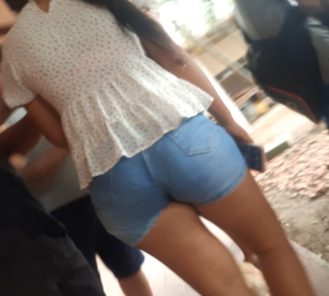 karla lorena heredia salinas espiada, no se da cuenta, amiga