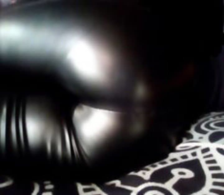 Putita de 18y con buen culo expuesta