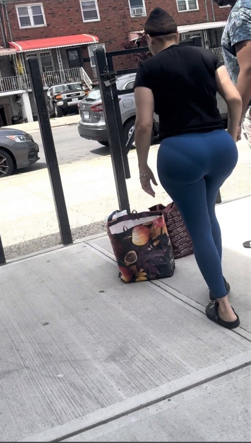 Click to view full size Big Booty Dominican Milf Fresh Out The Salon