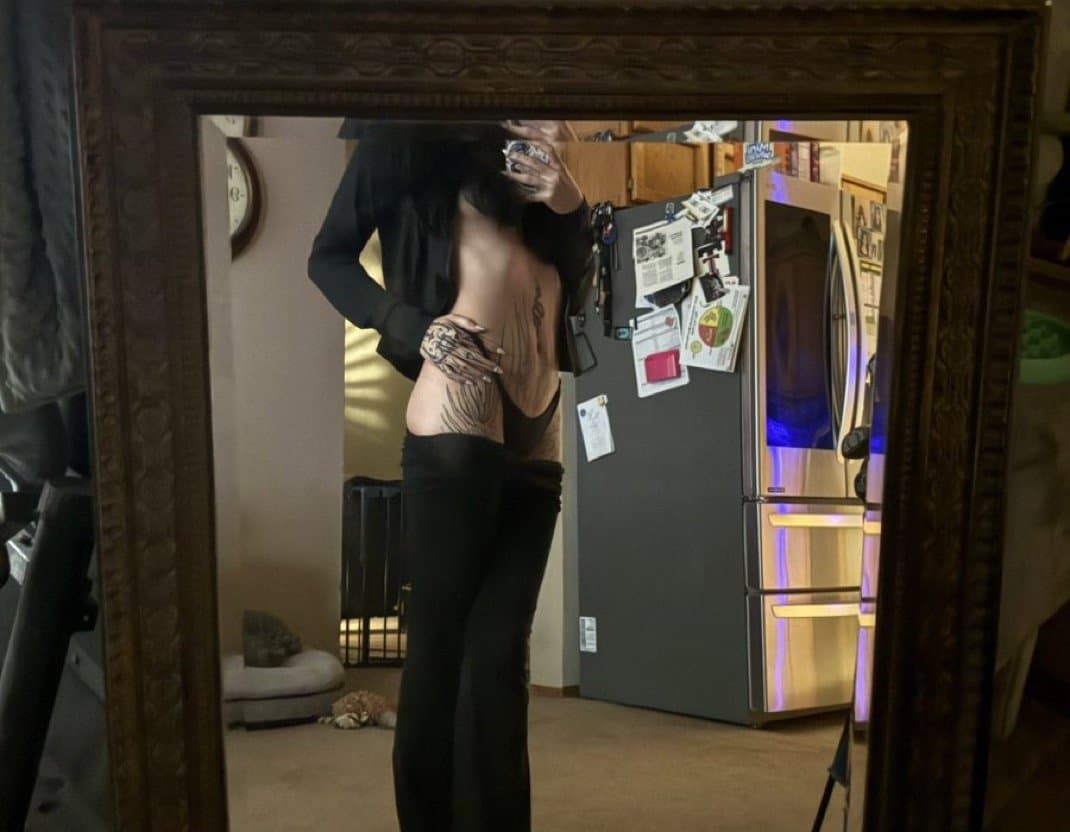 Tatted goth babe pt1