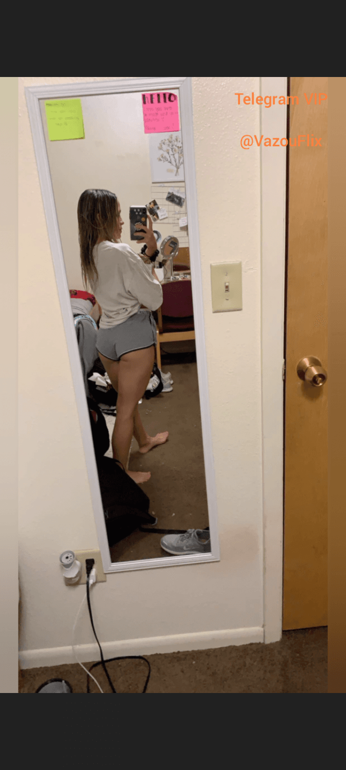 Loira da academia com o professor