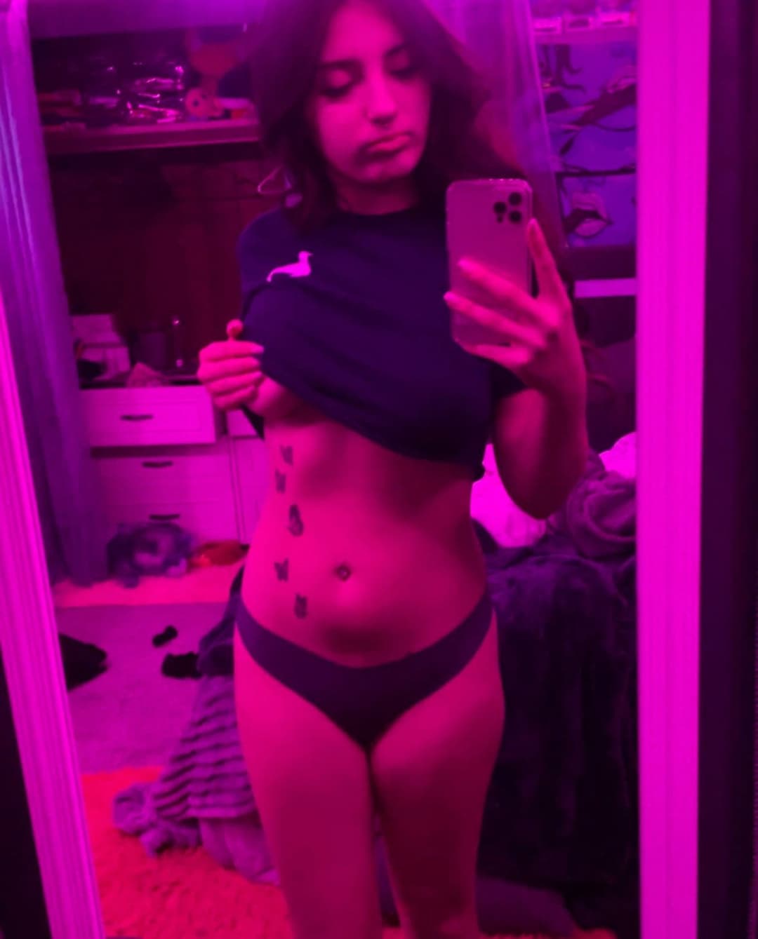 Kami, Sexy teen gets leaked