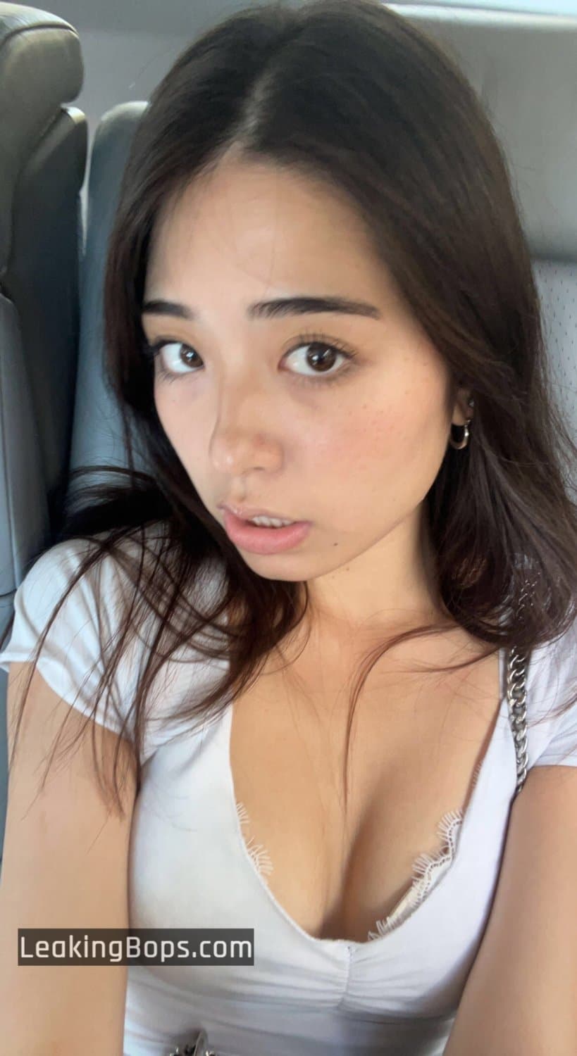 Click to view full size Tiktoker gets leaked asian abg teen college with perky tits