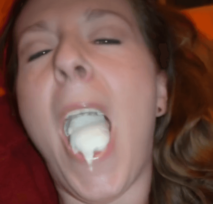 Ohio Cumslut loves hot jizz on he slut face