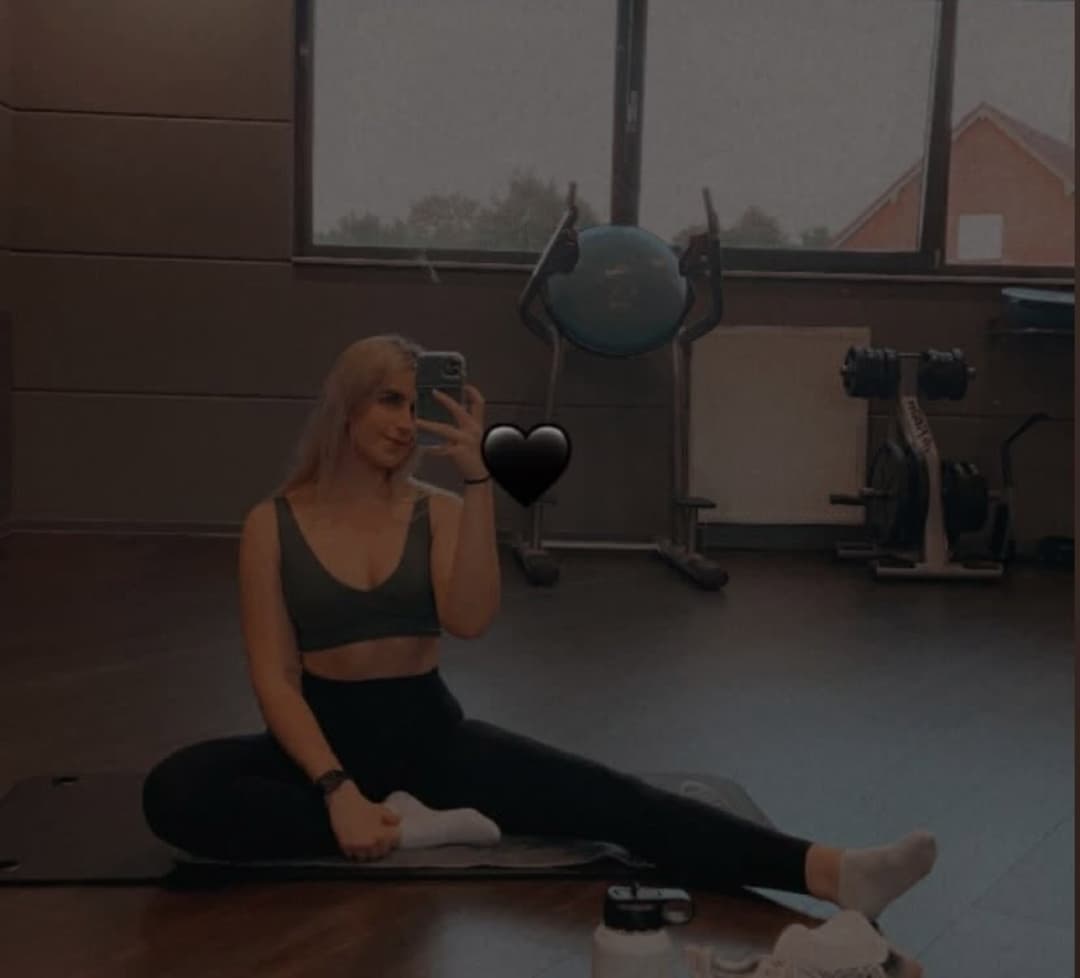 Click to view full size Flexible busty Slut Angela