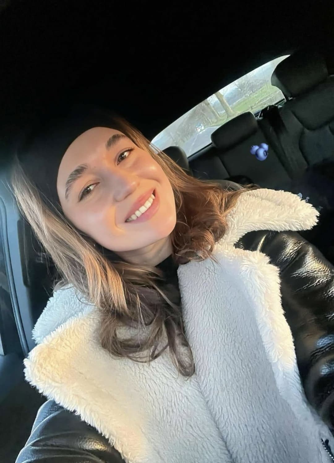 Italienne Belge célibataire qui veut du BBG