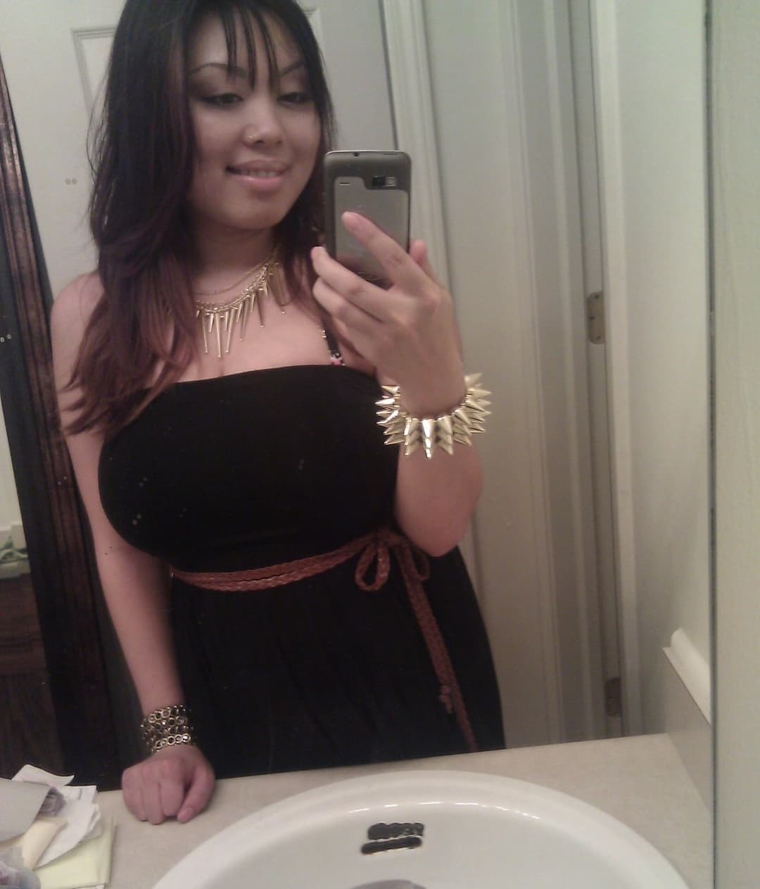 Make this Asian MILF slut EroMe famous. Download her photos and make your own post of this slut!