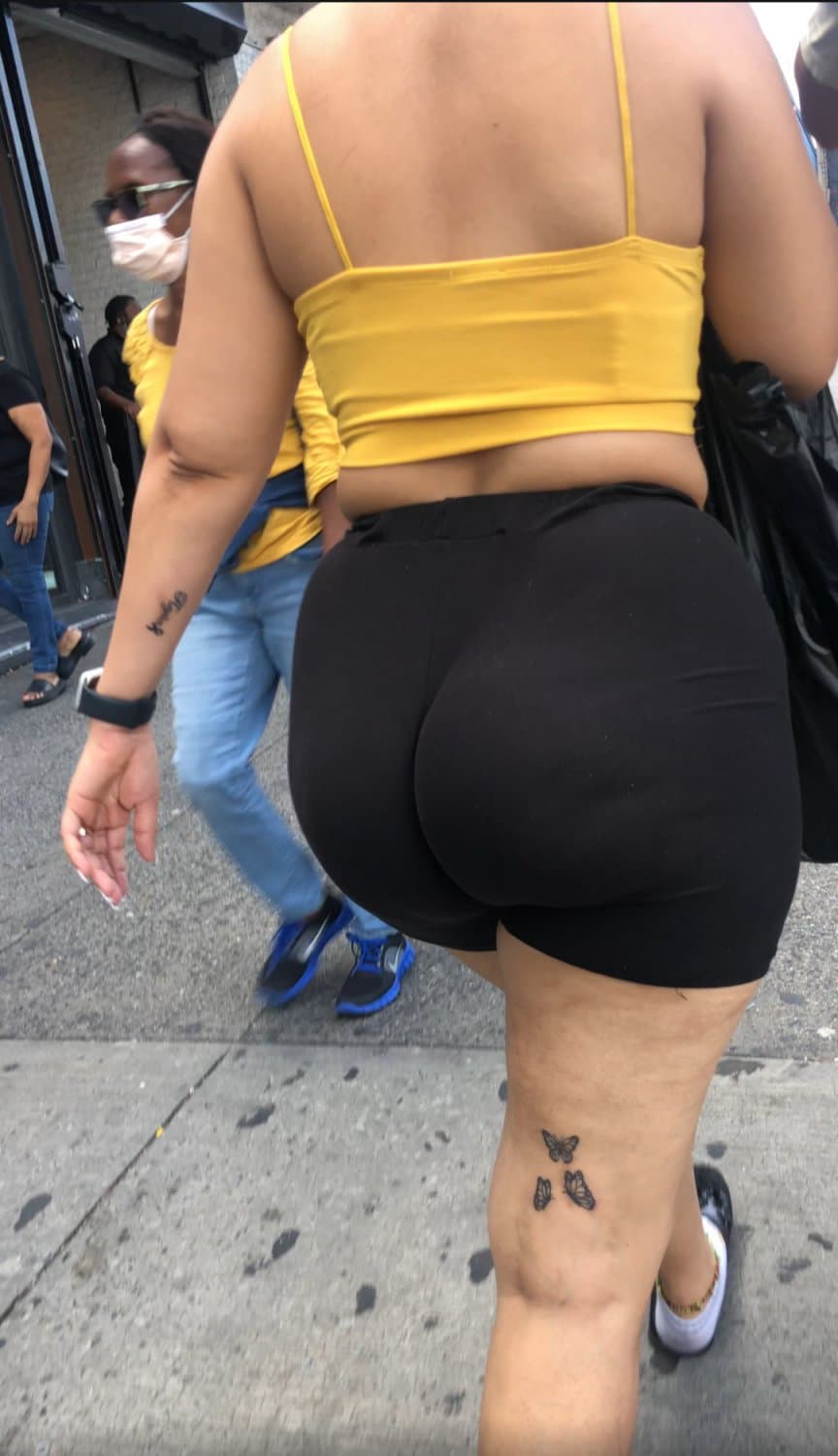 Thick Dominican Walking With Her Boyfriend