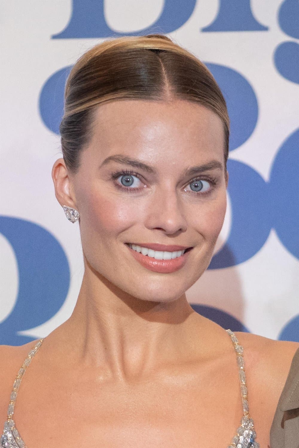 Click to view full size Margot Robbie. Zazie Beetz. Angelina Jolie. Captions