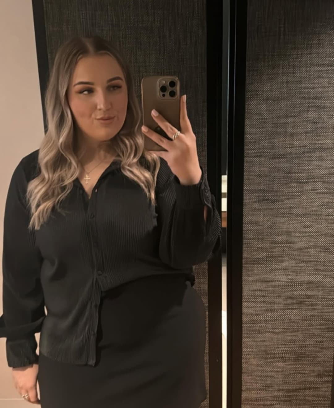 Kik fitfunseeker to discuss this blonde Aussie bbw and her fuckable face and DSLs. Tribs, edits, cap