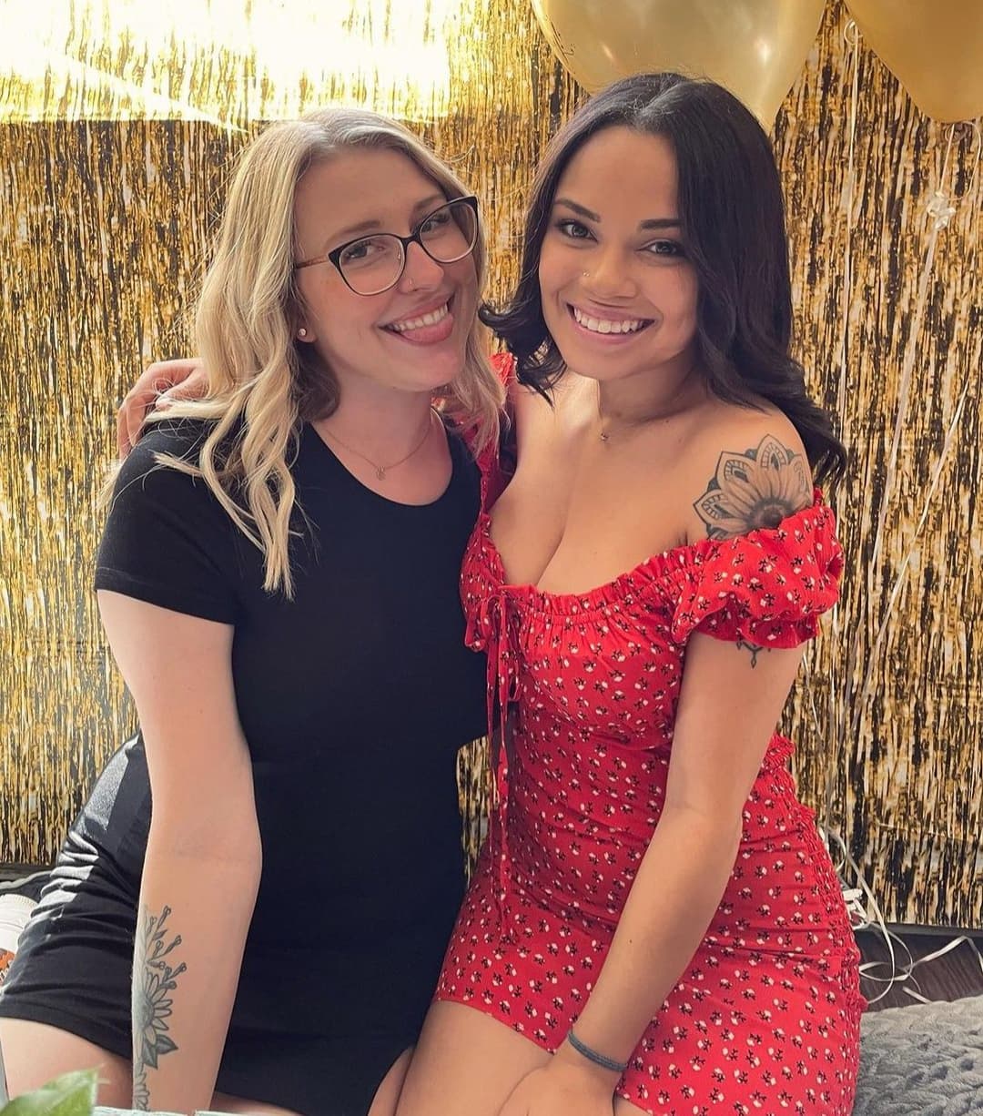 Do yall think this nigga knew her dress was falling down? Trying to make her friends jealous