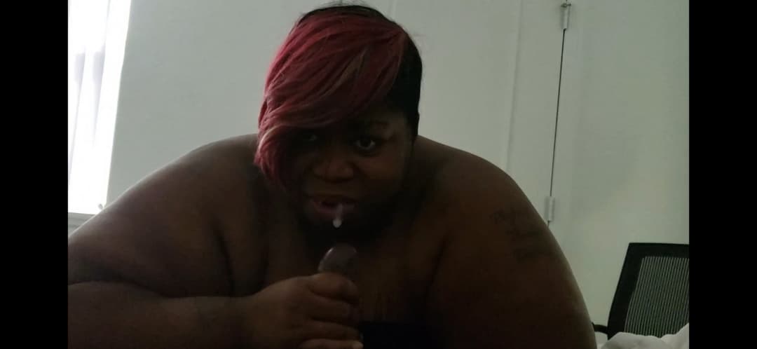 Aunty got mad when I nutted in her mouth without telling her,but low key she loves the taste of cum