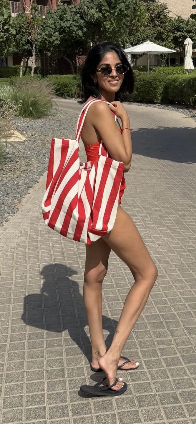 Hypocrite UK Punjabi Indian whore gives religious advice but is a  secret Slut Bimbo with nice feet!