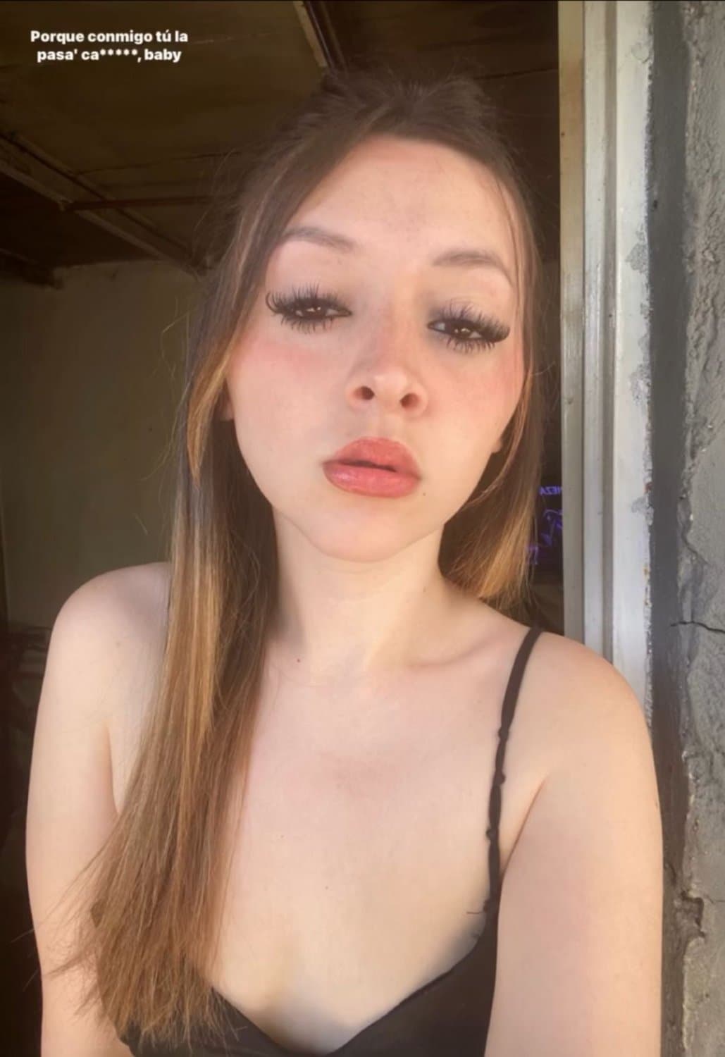 Pendeja blanquita culona se deja cojer