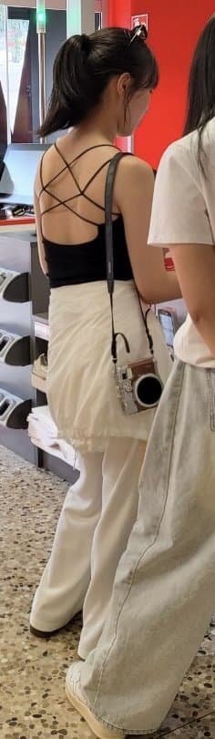 Korean uni student friend feet