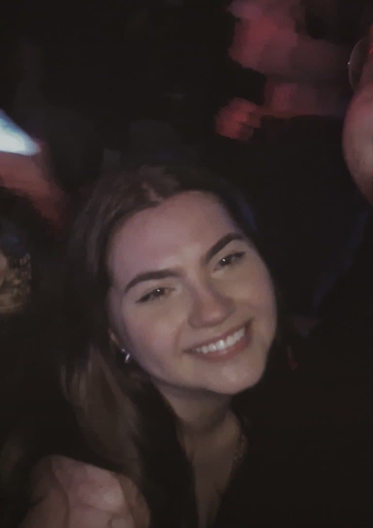 @AMANDA_PADOVANII???naughty girl cheats on her husband and sends naked photos