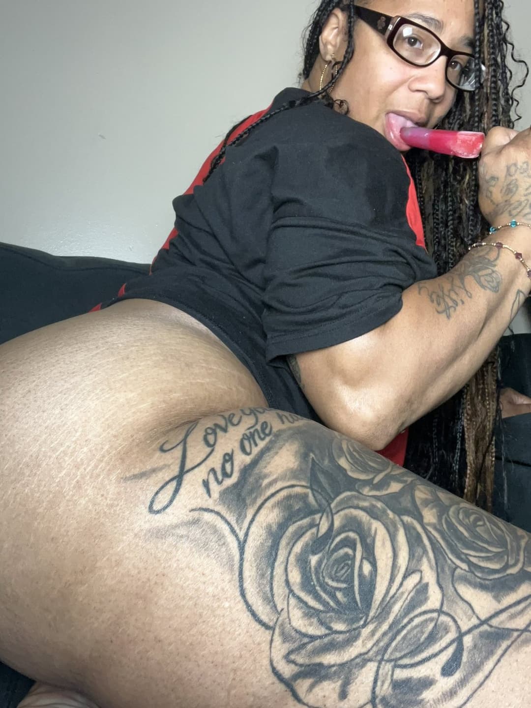 Secret_Desire13/ Kiwi Babe ?? I Gotta Get More Of Her Nudes