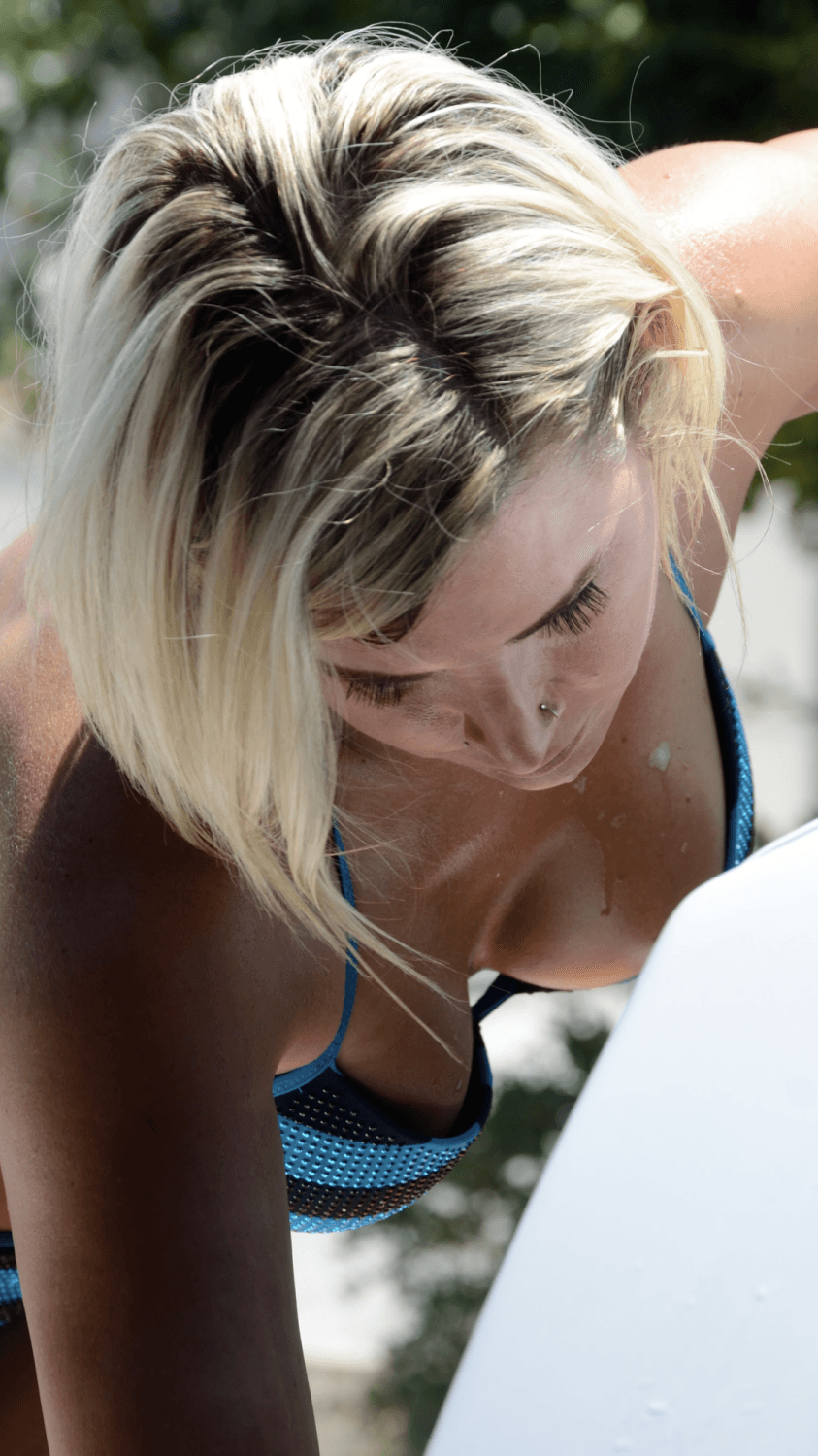 One of the most iconic MILF bathing suit car washes ever recorded. ?