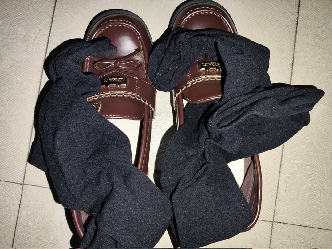 Asian feet / shoes & cum