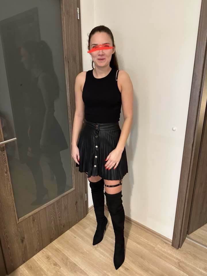 At least she’s censored ? slut still going to make you hard. Dm or kik lettuceseeher for same