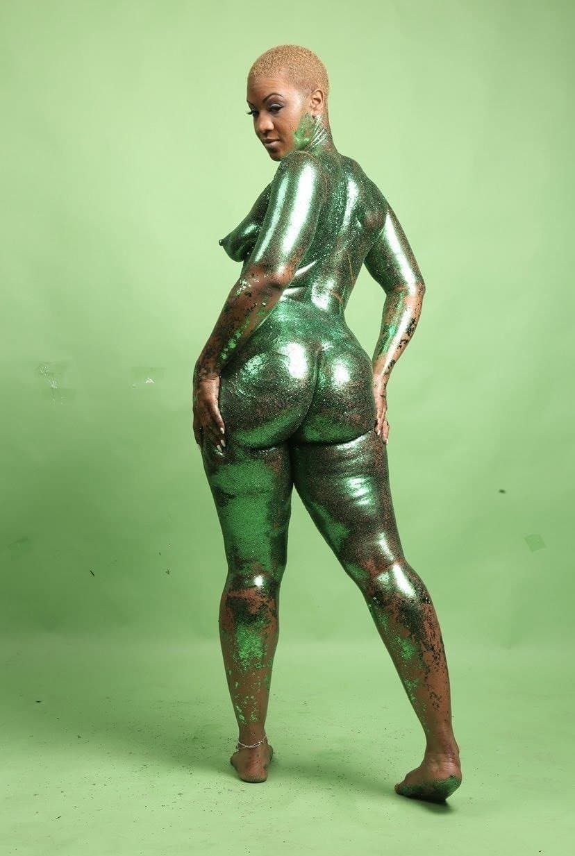 Short hair blonde body paint glitter big booty tomboy