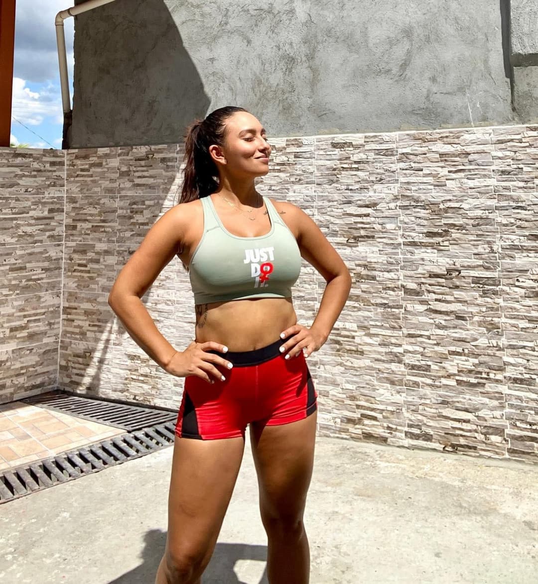 Perrita de calle 7 Panama Bikinis ?