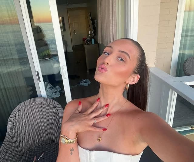 Sexy thicc webslut Callie