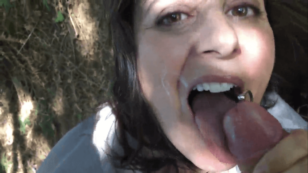 This whore is a wife and mother of 2. Fucking MOM BOD of the gods. This MILFs cunt is golden?❤️??